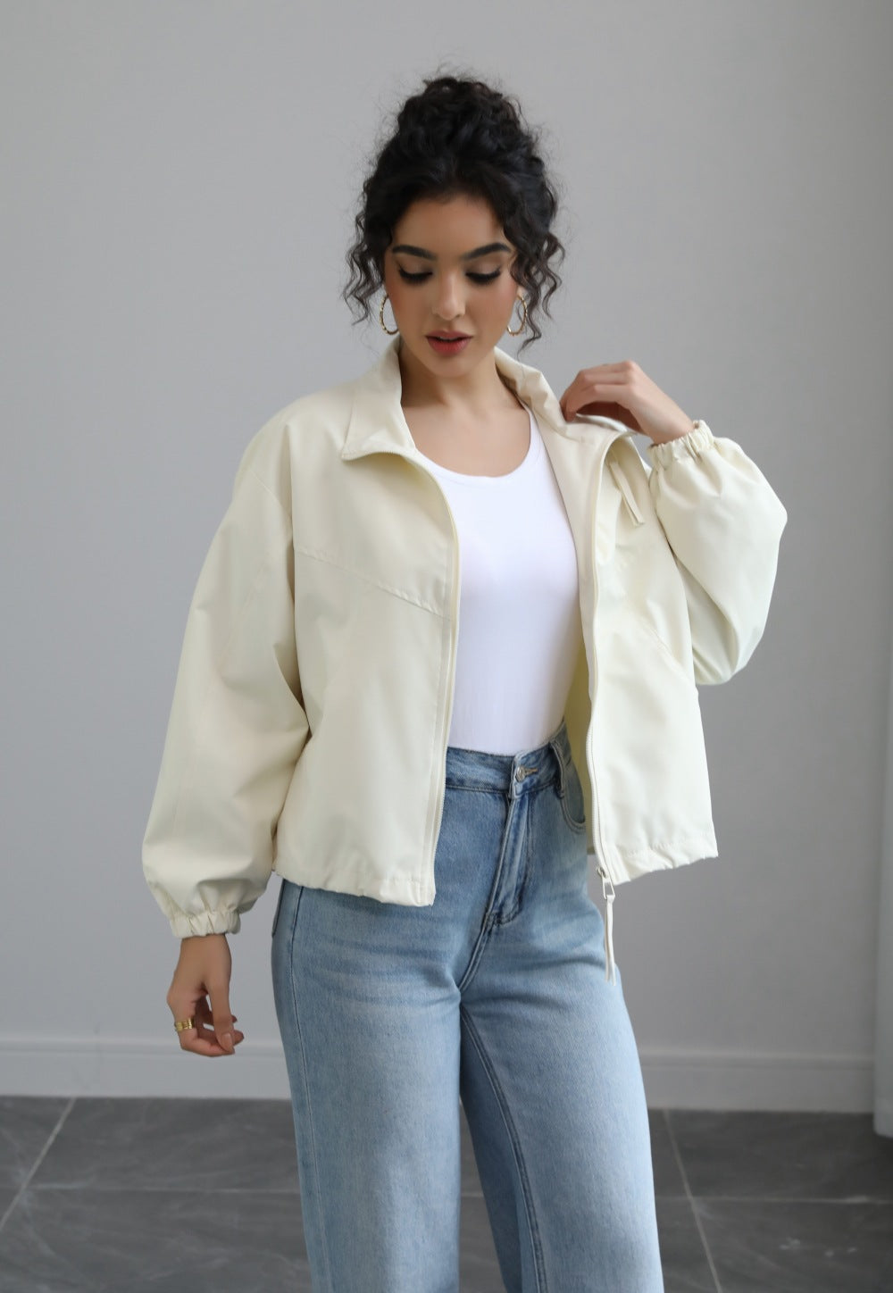 Off-white Solid Cuffed Jacket